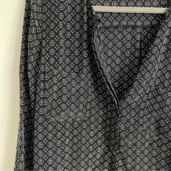 Joie Navy Blue Patterned 100% Silk Long Sleeve Blouse Women’s Size Medium - Picture 3 of 7